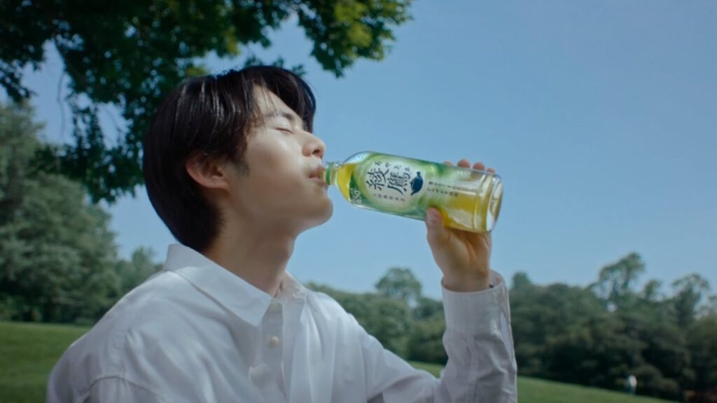 Coca-Cola 綾鷹 CM 「自分のリズムでいこう。鈴鹿央士」篇 15秒