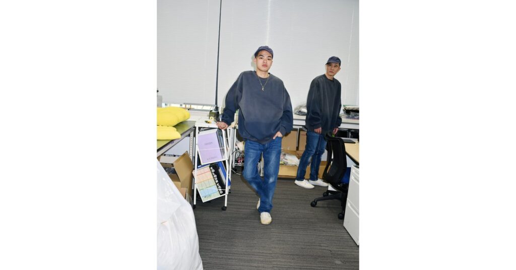 「セパレート バス ＆ トイレット」がミンナノとコラボ、加賀美健の私服をサンプリングしたアイテムを発売