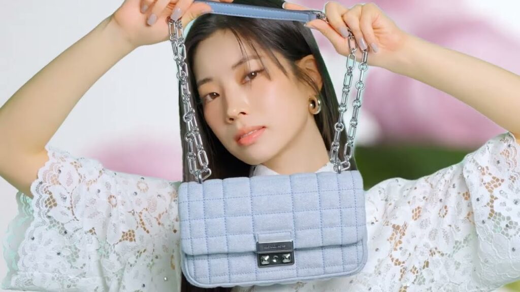 ダヒョンとマイケル・コースが奏でるミックスアンドマッチな世界