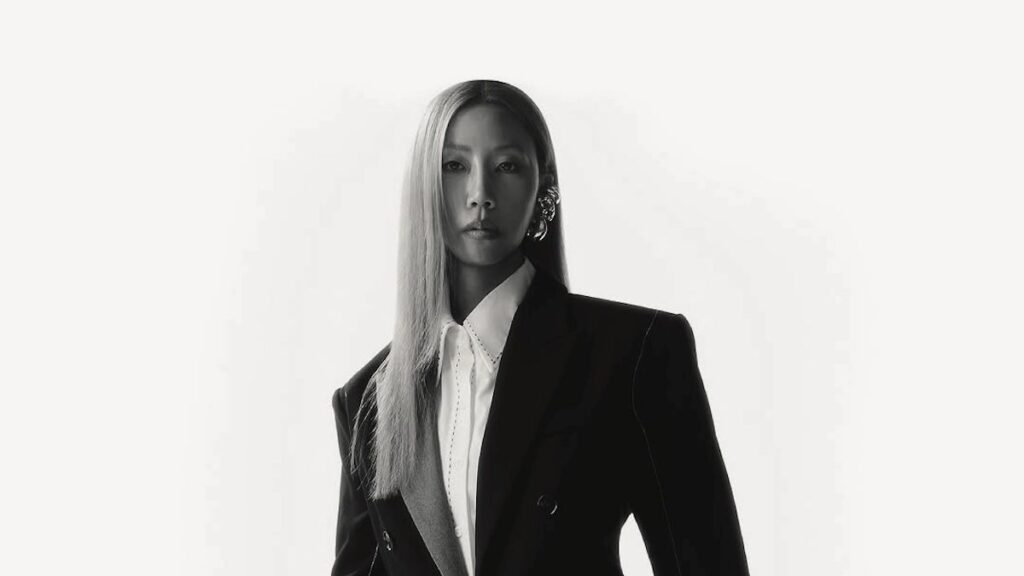 リサ（BLACKPINK）の美しさを引き出すスタイリスト、ナンが語る「相手を知る努力」とは？【ファッション・ムーブメントを生み出す女性たち vol.1】 | Vogue Japan