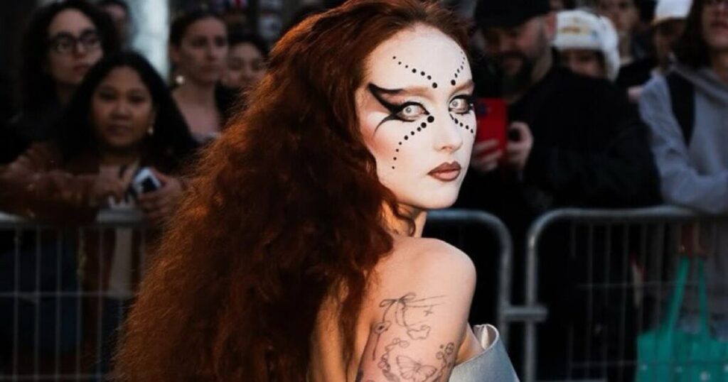 iFLYER: 「パリ・ファッションウィーク 2025」ジス (BLACKPINK) 、アイス・スパイス、ペギー・グーなどスターたちの華麗なファッションをチェック! iFLYER: 「パリ・ファッションウィーク 2025」ジス (BLACKPINK) 、アイス・スパイス、ペギー・グーなどスターたちの華麗なファッションをチェック!