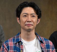 相葉雅紀、主演舞台『グッバイ、レーニン！』開幕 「みんなで作る、愛のあるフィクションです」