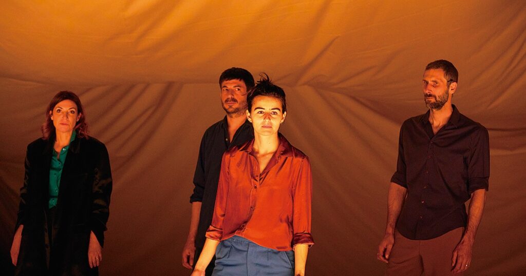 アートな時間：人道支援現場のリアルに迫りファッションに潜む支配構造を暴く　“世界のいま”が静岡の舞台に結集　濱田元子 | 週刊エコノミスト Online