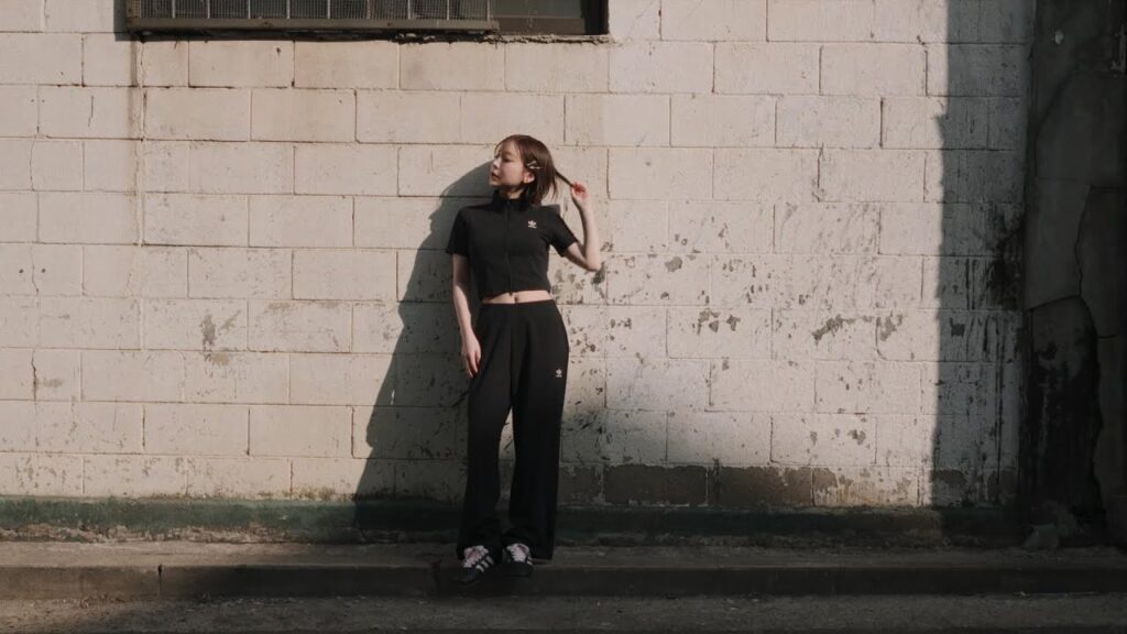 adidas Originalsの新作スニーカーが決め手　テリちゃん発 バレエコア・ファッション