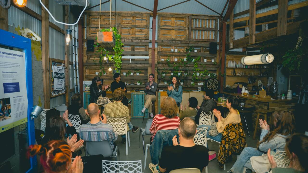 オランダ・ユトレヒト Circular Economy Weekでの上映会後のトークの様子