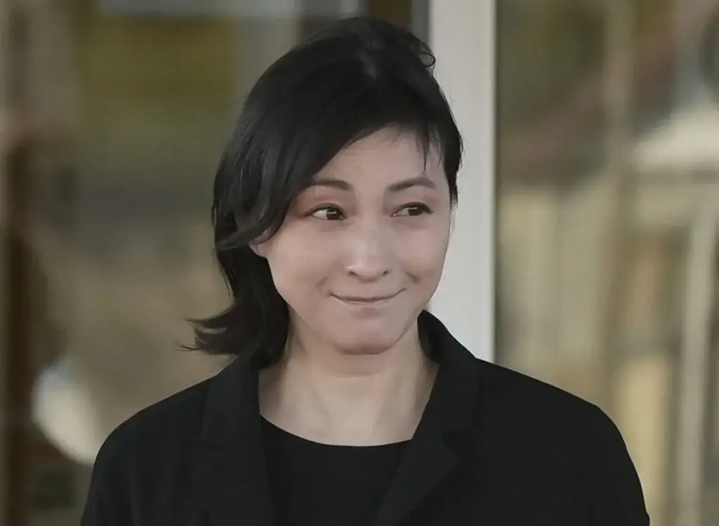 広末涼子“釈放メーク”約15分で完成か「泣いていた？」とネット話題の「赤いアイシャドー」は…― スポニチ Sponichi Annex 芸能