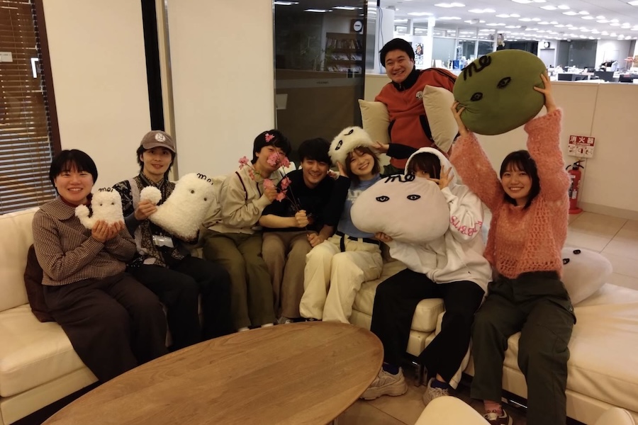 ダウ90000が全員集合！ スタートして半年のラジオ『GURU GURU!』それぞれが感じている課題や悩みは？ | J-WAVE NEWS