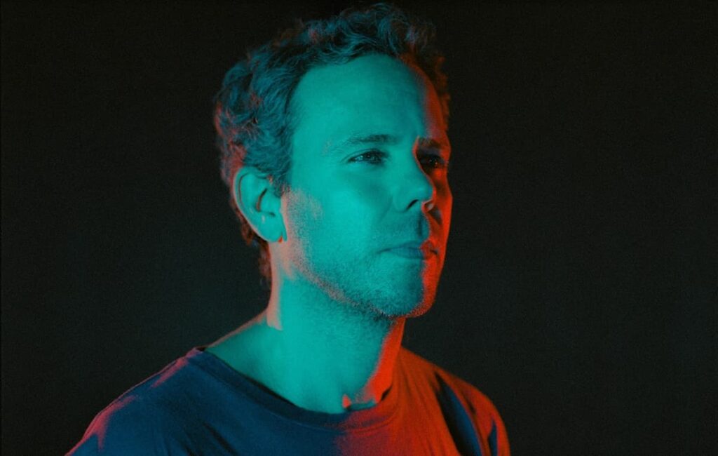 M83、映画のサウンドトラックより“A Necessary Escape (Part 2)”の音源が公開