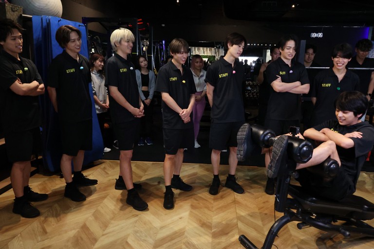 目指せ、メンバー８人で腹筋450回！！timeleszムキムキプロジェクト＝“ムキプロ”開催！なぜか最後は松島の目に涙…？ - フジテレビ