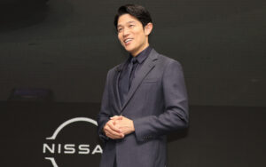 俳優の鈴木亮平さんが日産の新ブランドアンバサダー就任 日産の現在地をクイズ形式で紹介する「NISSAN START AGAIN 2025」開催