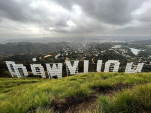 ネットフリックスやディズニーの株価下落、外国映画への関税計画で - Bloomberg
