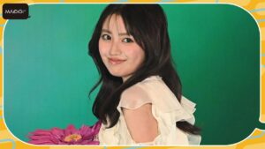 野々村真の長女・香音、すらり美脚のミニスカコーデ　袖スリットから二の腕もちらり
