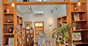 「TABINEKO BOOKS」　本と人が出合う場所 ＜ぞくぞく開店、個性派書店＞ - 琉球新報デジタル