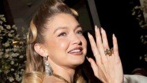 日本人ネイリストがクリエイト。メットガラ2025を彩った“指先のクチュール” | Vogue Japan