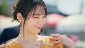 吉岡里帆、鮮やかワンピで美肌チラリ　“モテっぷり”に板垣李光人は大慌て!?　ZOZOTOWN新CM「リゾート」編