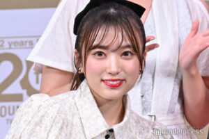 矢吹奈子、母の“推し活”同行へ 2ショットに反響「可愛い親子」「優しさが溢れてる」