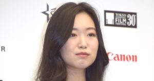 ORICON NEWS：佐々木心音、第1子を出産　新生児を抱っこ「初めてのお産は、自分の想像を遥かに超えるもの」 | 毎日新聞
