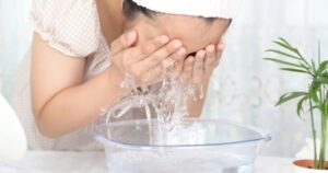 ORICON NEWS：「W洗顔不要ってホント？」「お土産のパックは使って大丈夫？」美容の素朴なギモンに皮膚科医が回答 | 毎日新聞