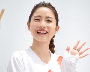 “目標にしたい先輩”像に合う女性有名人ランキング 3位「石原さとみ」2位「水卜麻美」…社会人1～2年生500人が選んだ1位は？ | オトナンサー