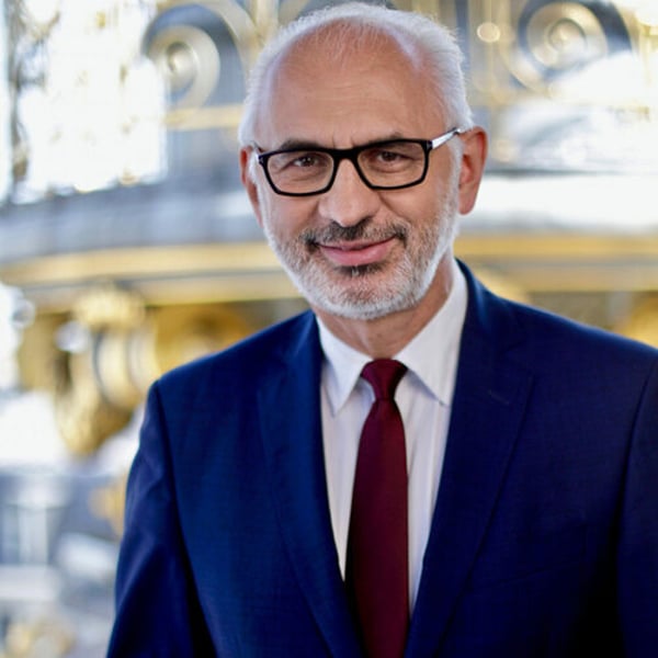 グランディ・スタツィオーニ・リテール社長に元マッチェスファッション、プランタンCEOのデ・チェーザレが就任 - FashionNetwork 日本