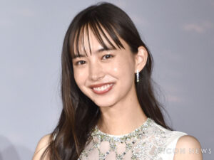 井桁弘恵、ウエスト際立つ“水着ショット”「細いって神やな」　バリ島ではしゃぐ姿に「無邪気でかわいい」「めちゃめちゃ満喫しとりますな」 | ORICON NEWS | 国内海外のニュース