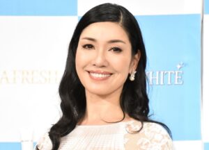 アンミカ「まるで別人」と話題 雰囲気ガラリにネット驚き「これは…」 - ORICON
