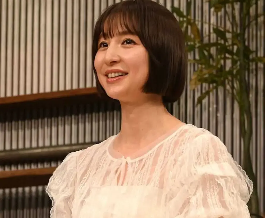 篠田麻里子「私の子供でもおかしくないぐらい」“母の気持ち”で“秋元ファミリー”見守る - スポニチ Sponichi Annex 芸能