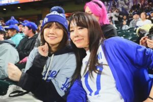 日本の大物女優が大谷翔平を生観戦　伝説アイドルと2人…NY球場の客席に | Full-Count