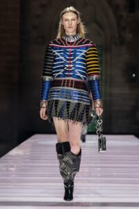 【ルック】ルイ・ヴィトンがニコラ・ジェスキエールによる2026クルーズ・コレクションを発表 | FASHION | FASHION HEADLINE