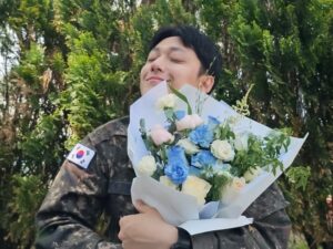 俳優イ・ドヒョンが晴れて“民間人”に！除隊記念メッセージでファンミ開催を予告【PHOTO】 | cinemacafe.net