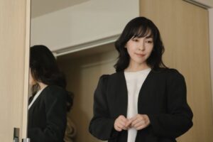 「強くなっててばちばち」麻生久美子“あやめ”サムゲタンを囲んでの“バトル”にSNS沸く…「魔物」5話 | cinemacafe.net