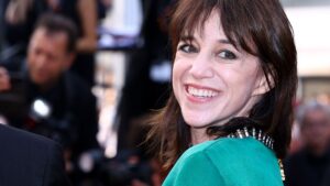 カンヌ国際映画祭、53歳シャルロット・ゲンズブールのナチュラル・エイジング学 | Vogue Japan