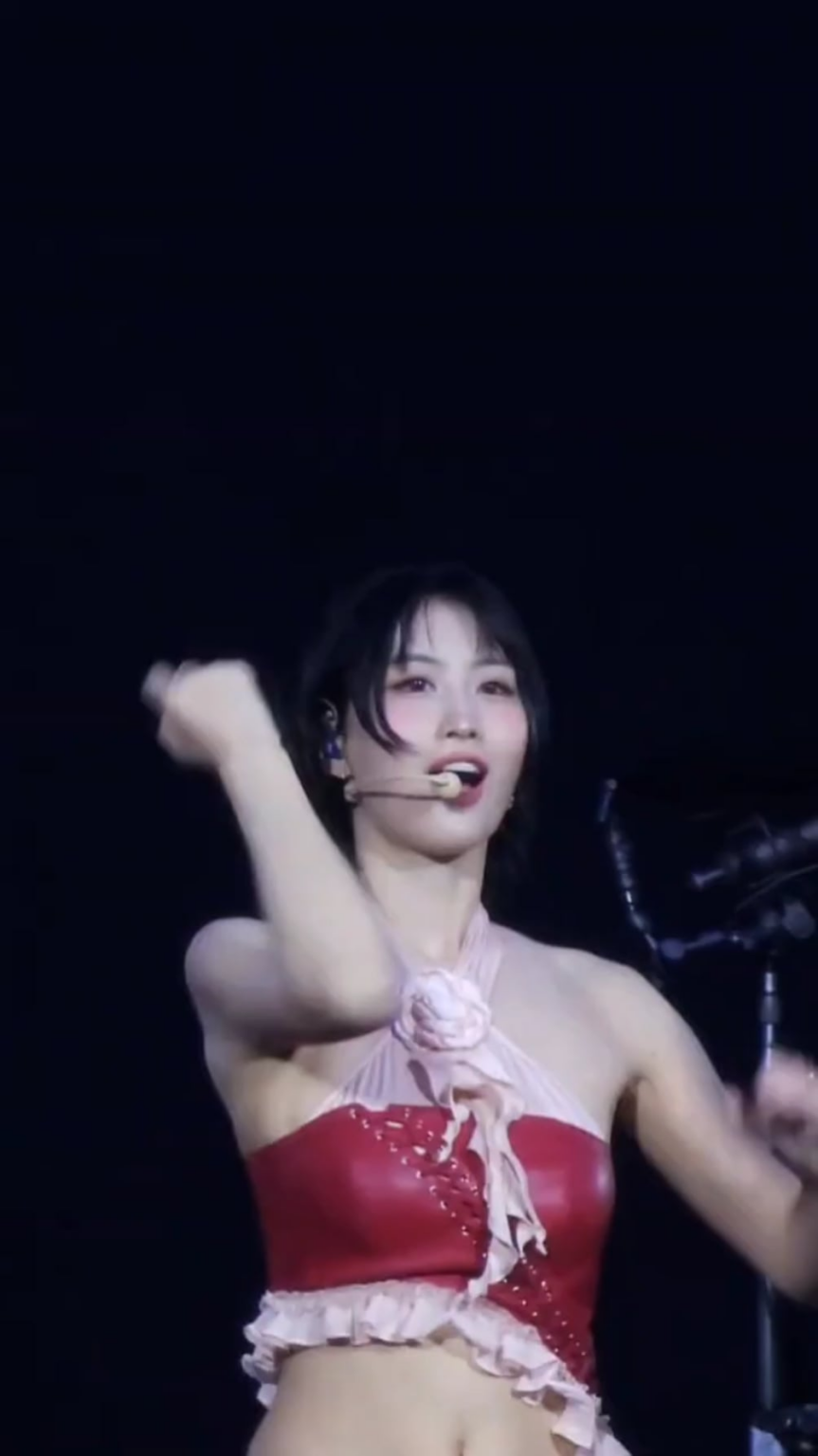 250424 Cheer Up Momo ❤️