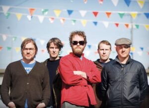 ペイヴメント、米TV番組で“Harness Your Hopes”を披露した映像が公開 | NME Japan