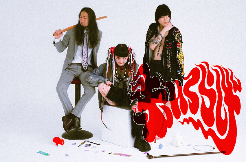 赤いくらげ - 強烈な個性と中毒性溢れる楽曲を放つ超爆音スリーピースバンドがキャリア初のワンマン・ツアーを敢行 - インタビュー