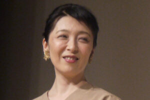 『東京ラブストーリー』で有名に！57歳女優“気迫のすっぴん顔”にファン感嘆…ブレイクから34年も“未婚”で気になる恋愛模様