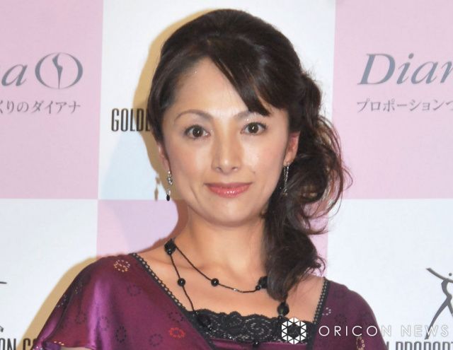 52歳の“ショムニ”出演俳優、江ノ島で見せた自然体なオフショットに反響「相変わらず、お美しい」 | | ORICON NEWS