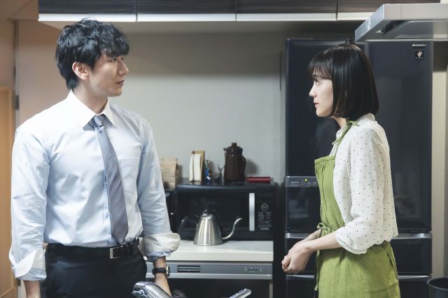 まき（松井愛莉）、“子宮が恋した”山手旭（大貫勇輔）と“甘い時間”　『子宮恋愛』新場面写真公開 | | ORICON NEWS