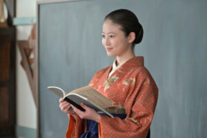 朝ドラ「あんぱん」第10週（6月2日〜）【あらすじ】朝田パン閉店へ…次郎（中島歩）愛用するカメラを妻のぶ（今田美桜）に預け再び海へ