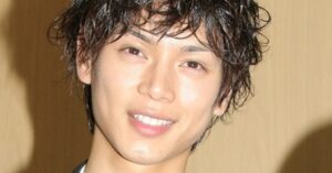 元銀座ホステス占い師が語る「5月8日の開運最強有名人」2位は水嶋ヒロ、1位は？ | 女性自身