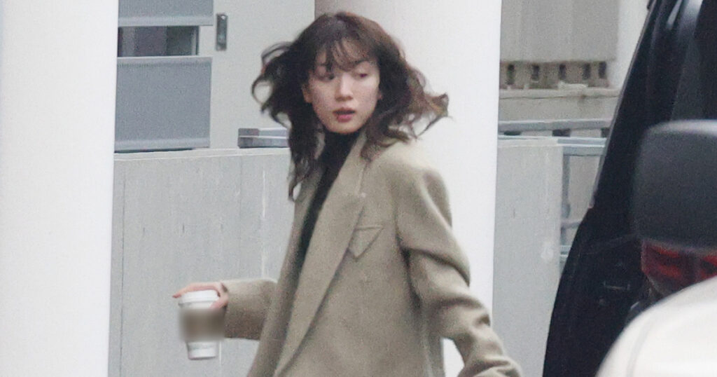 「復帰する気あるの?」永野芽郁 元マネ男性とライブ観戦報道が波紋…業界関係者が呆然としたワケ – 女性自身 「倫理観崩壊してる」「ずっとイライラ」永野芽郁『キャスター』最終章突入も広がるヒロインへの拒否感 - 女性自身