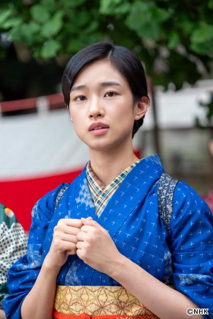 河合優実、蘭子と豪（細田佳央太）の切ない恋を演じて…「あんぱん」で刻む戦後80年への思い【前編】
