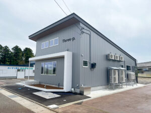 Three-p.の外観