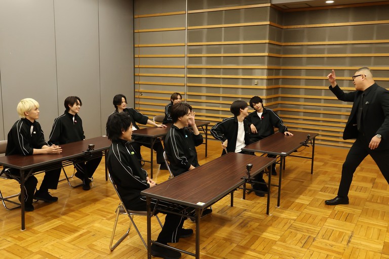 勝利＆風磨＆聡にも本気のダメ出し！鬼教官・シソンヌ長谷川が暴く禁断の事実とは――！？サウナトークの未公開シーンも！ - フジテレビ