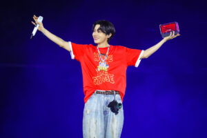 「おめでとう、ARMY&BTS！」J-HOPEのソロコンサートでBTS全員が再び集結。 - madameFIGARO.jp