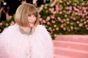 「プラダを着た悪魔」のモデルとなったヴォーグ誌編集長、退任へ - Bloomberg