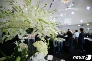 韓国・「花嫁並みにして！」元カレの結婚式に“勝負メイク”依頼された美容師の葛藤　写真枚　国際ニュース：AFPBB News