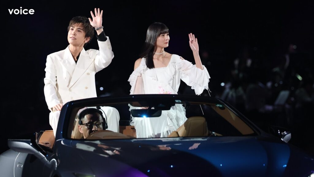 滝沢秀明氏が演出「IGアリーナ」開業式典、岩田剛典&遠藤さくらがオープンカー 村上佳菜子らも滑りで盛り上げ 滝沢秀明氏が演出「IGアリーナ」開業式典、岩田剛典&遠藤さくらがオープンカー 村上佳菜子らも滑りで盛り上げ