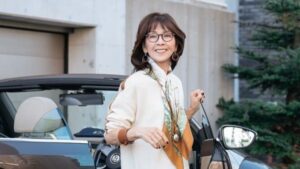 女優・柏木由紀子「車の運転が好きで初めてのマイカーはビートル。ＢＭＷとかにも乗りましたが、結局…」車は移動手段でもあり、生活の一部 YUKIKO STYLE｜芸能｜婦人公論.jp