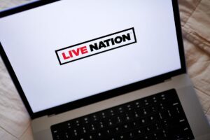 高収入「スーパーファン」、エンタメ業界成長の鍵に－バーンスタイン - Bloomberg